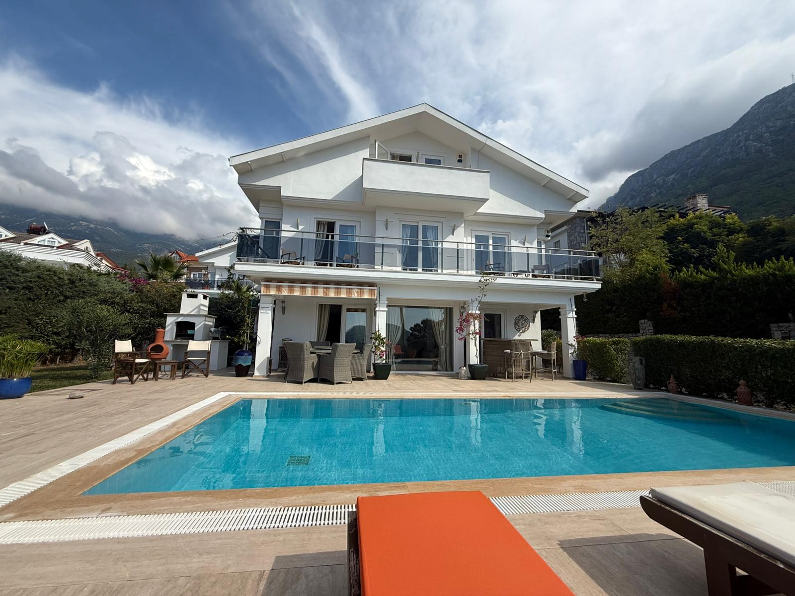 Detached Contemporary Villa in Ovacik