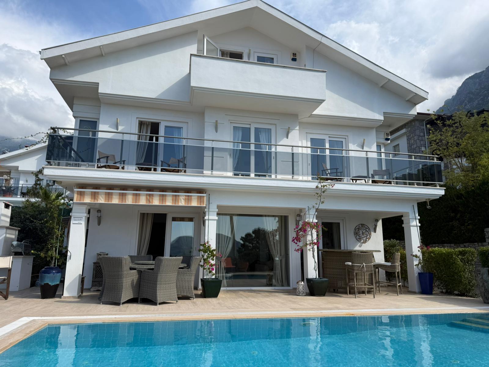 Detached Contemporary Villa in Ovacik