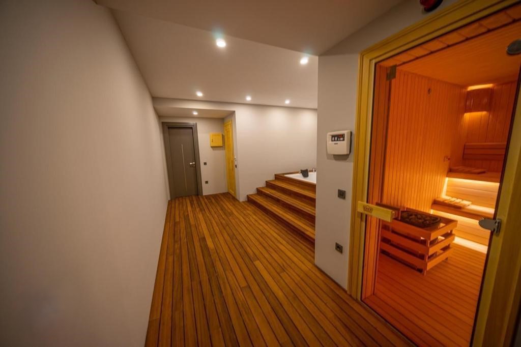 Excellent Luxury Sea-View Villa