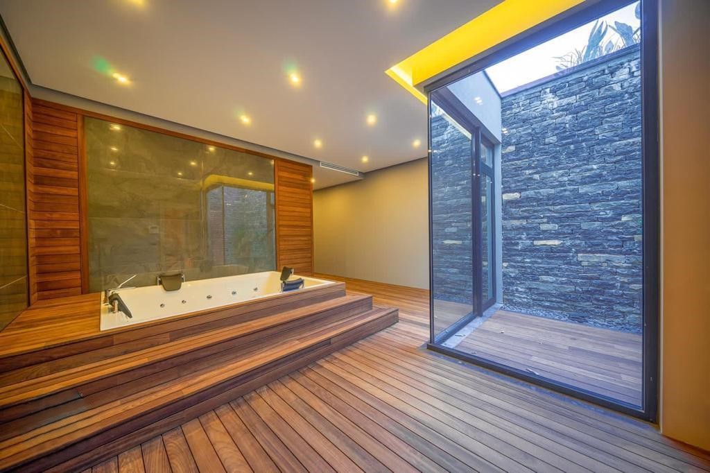 Excellent Luxury Sea-View Villa