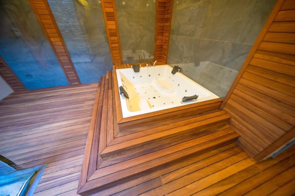 Excellent Luxury Sea-View Villa