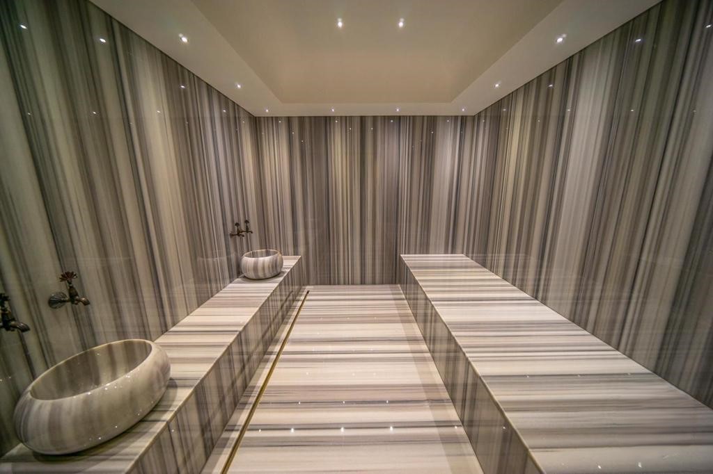 Excellent Luxury Sea-View Villa