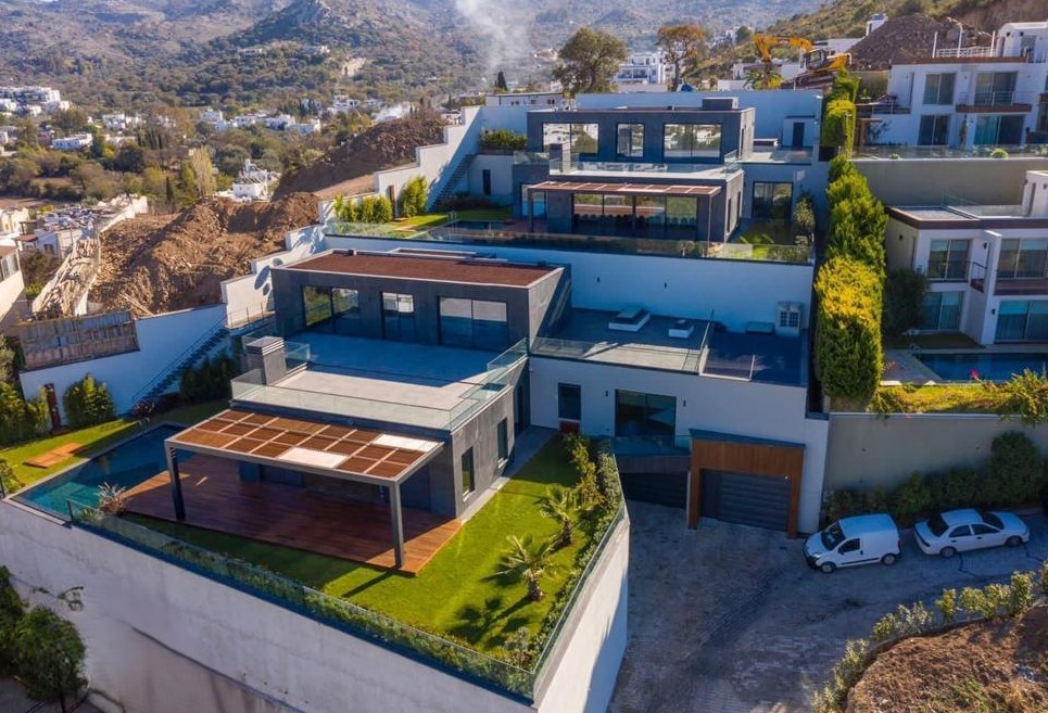 Excellent Luxury Sea-View Villa