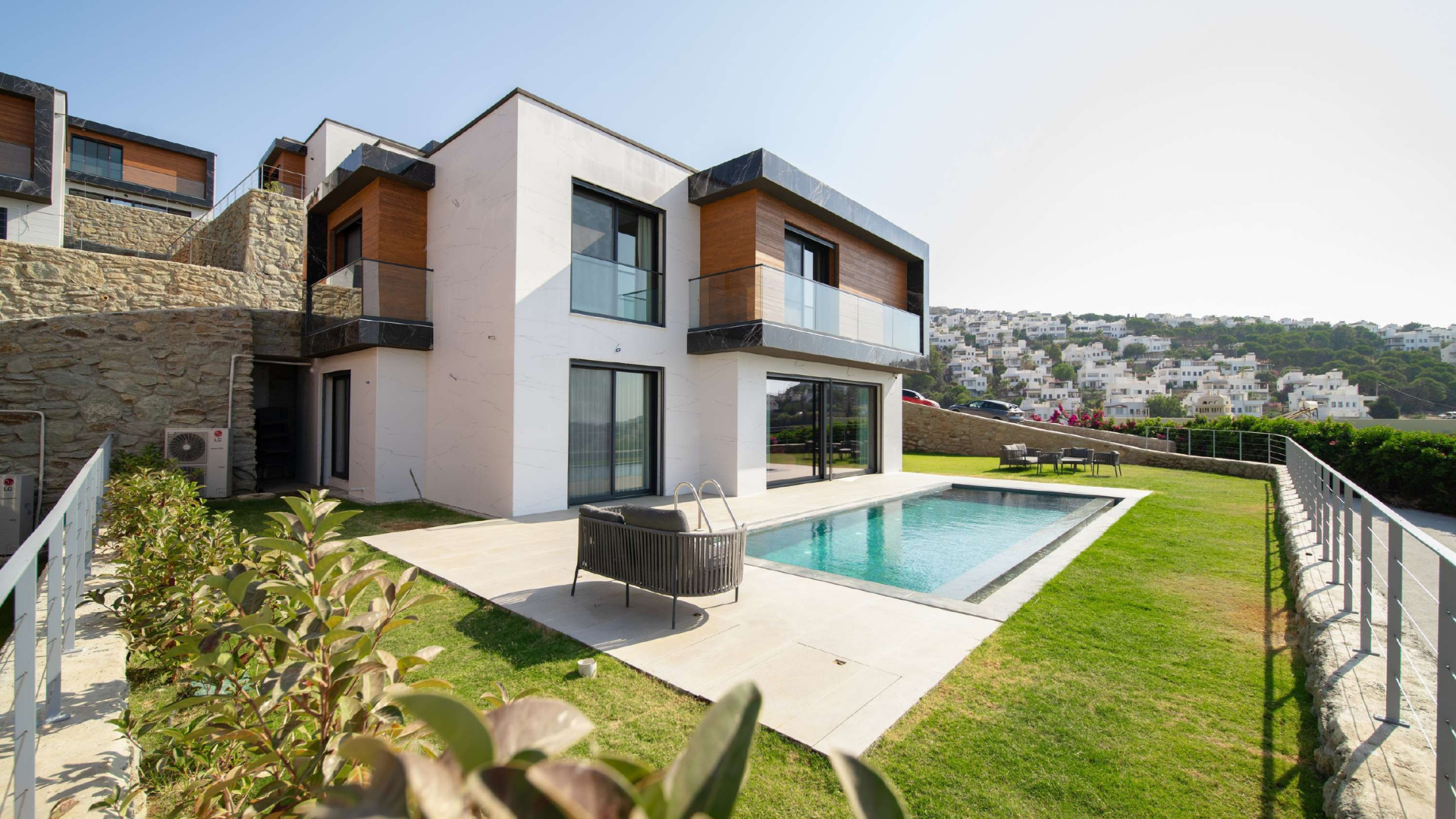 Contemporary Luxury Villa in Yalikavak