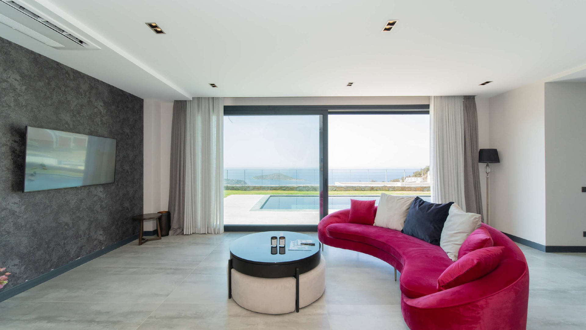 Contemporary Luxury Villa in Yalikavak