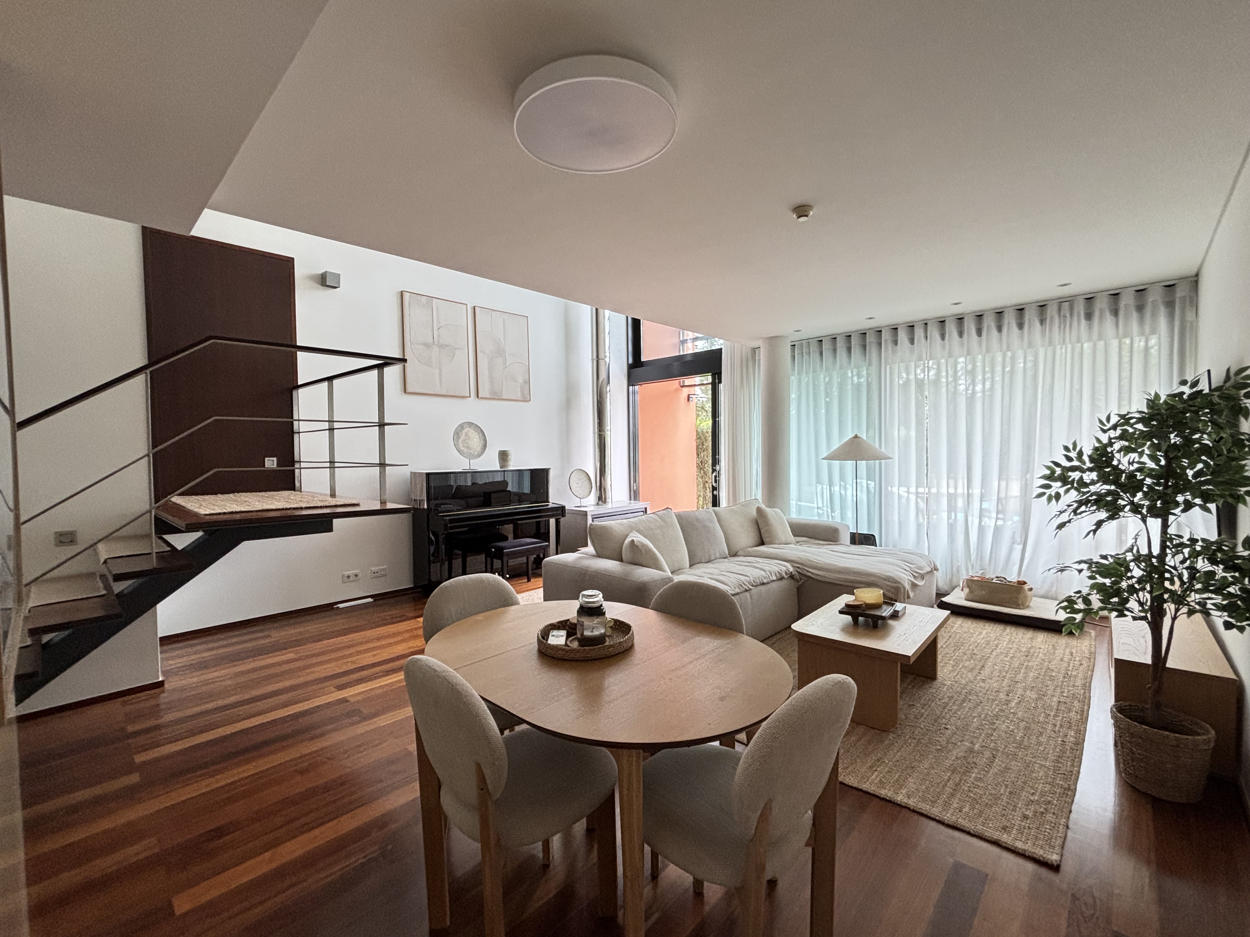 Contemporary Townhouse in Troia