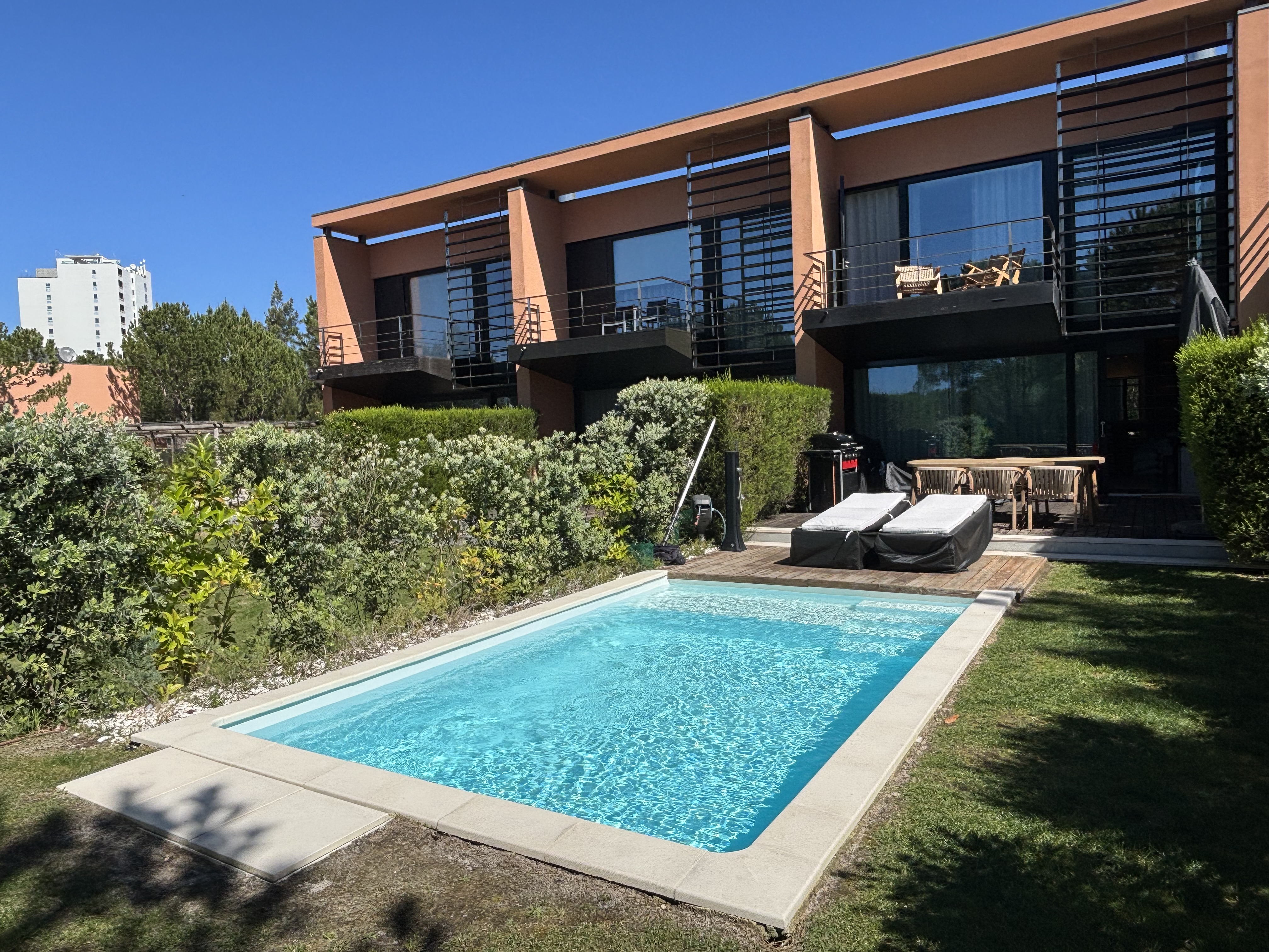 Contemporary Townhouse in Troia