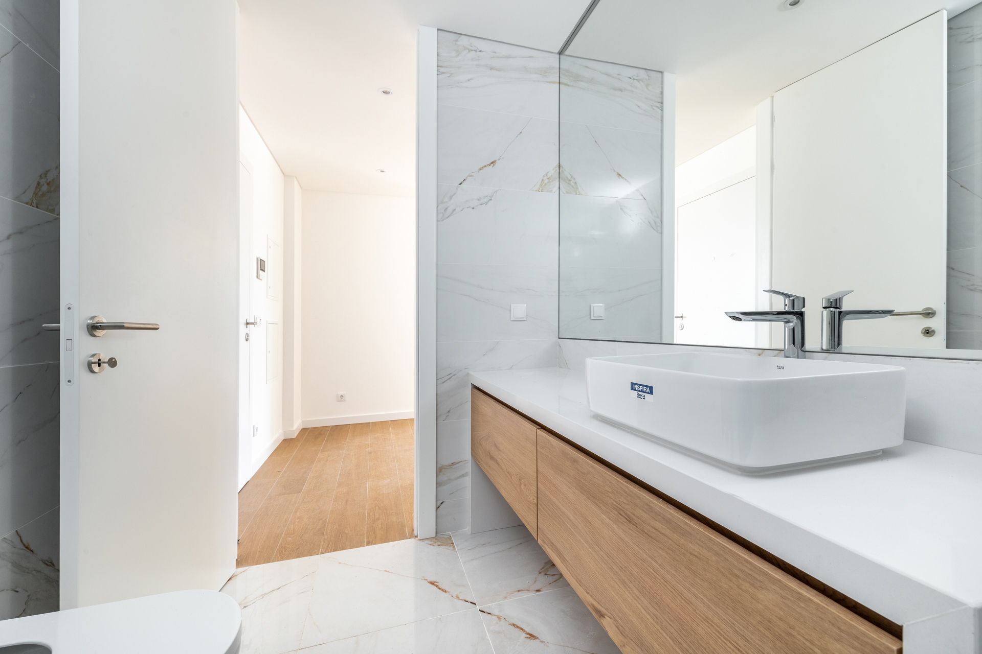 Private Condominium Apartment in Porto