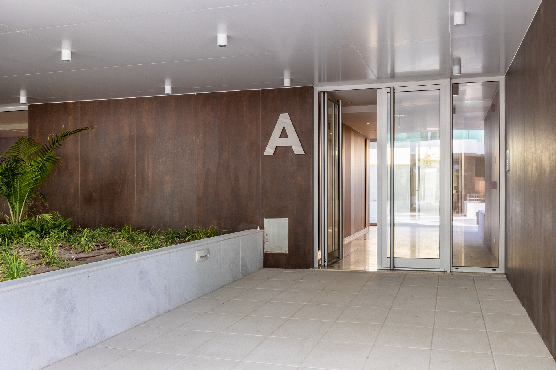 Private Condominium Apartment in Porto