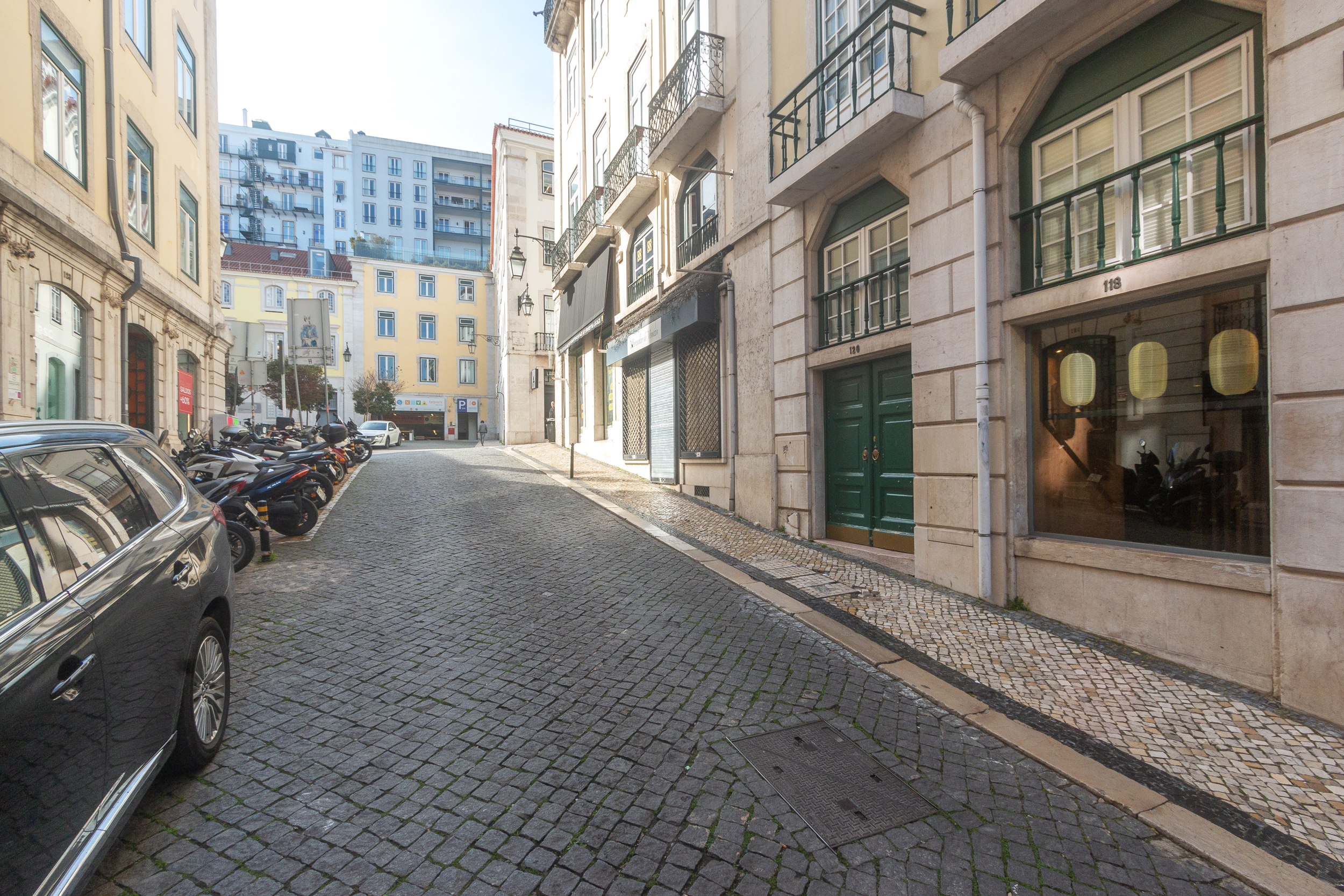 Central Location 2-Bedroom Apartment