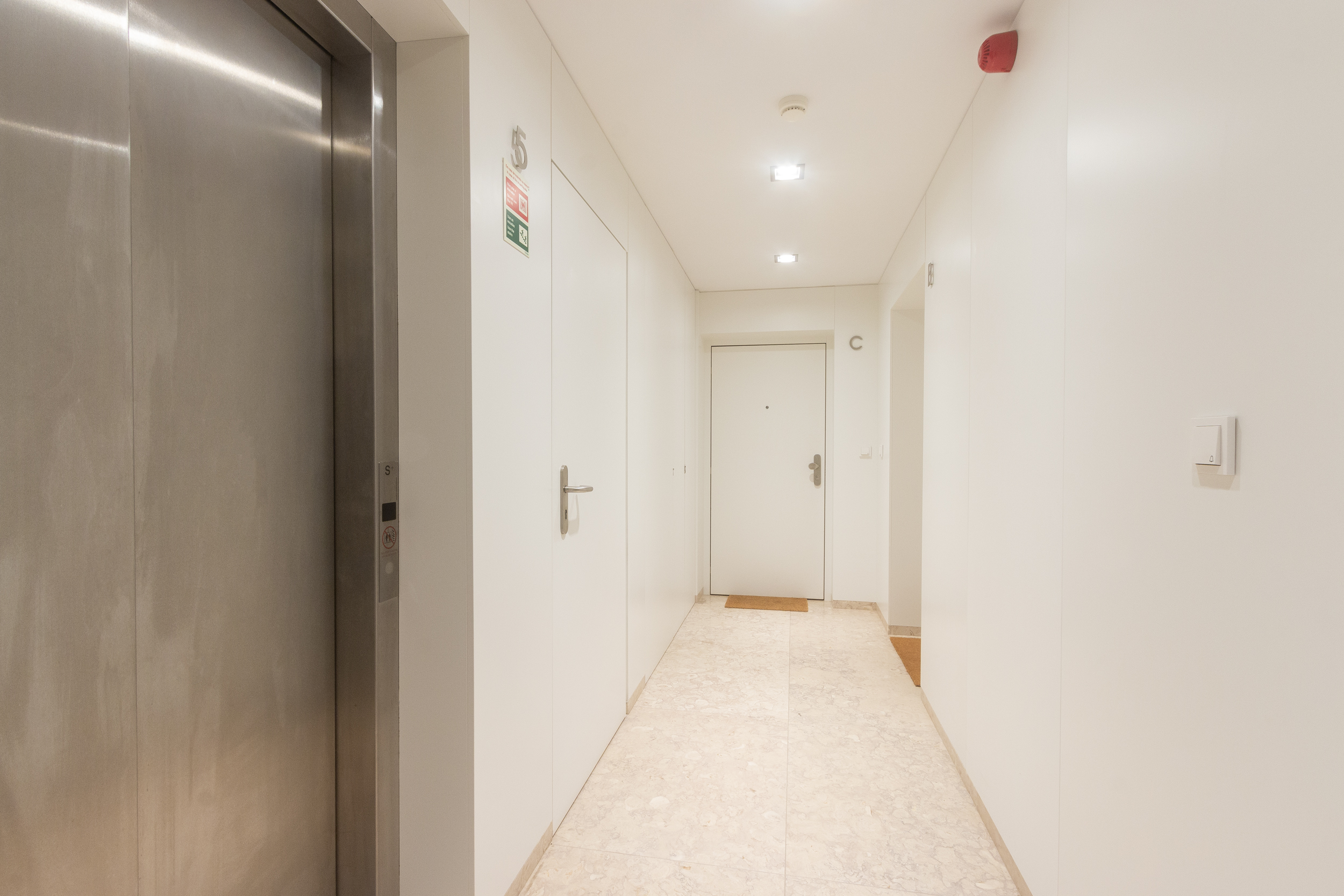 Central Location 2-Bedroom Apartment