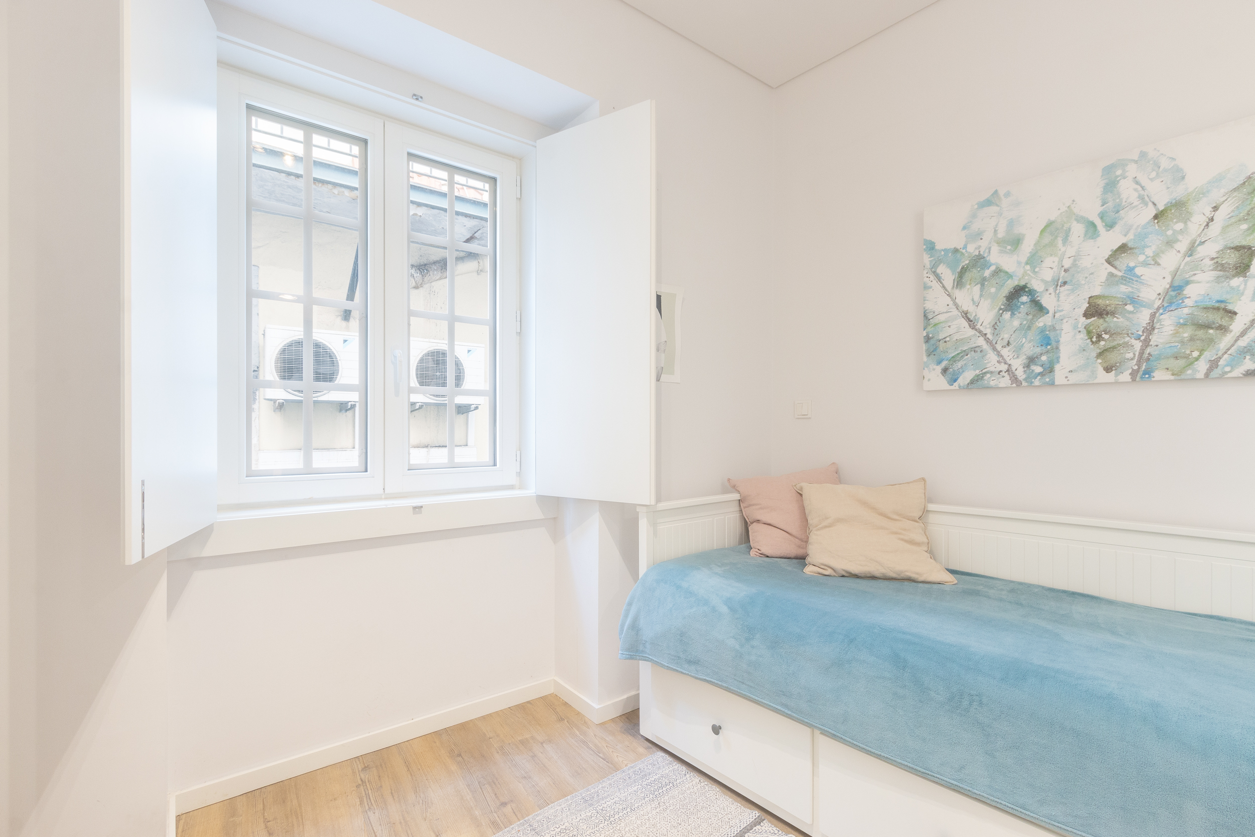 Central Location 2-Bedroom Apartment