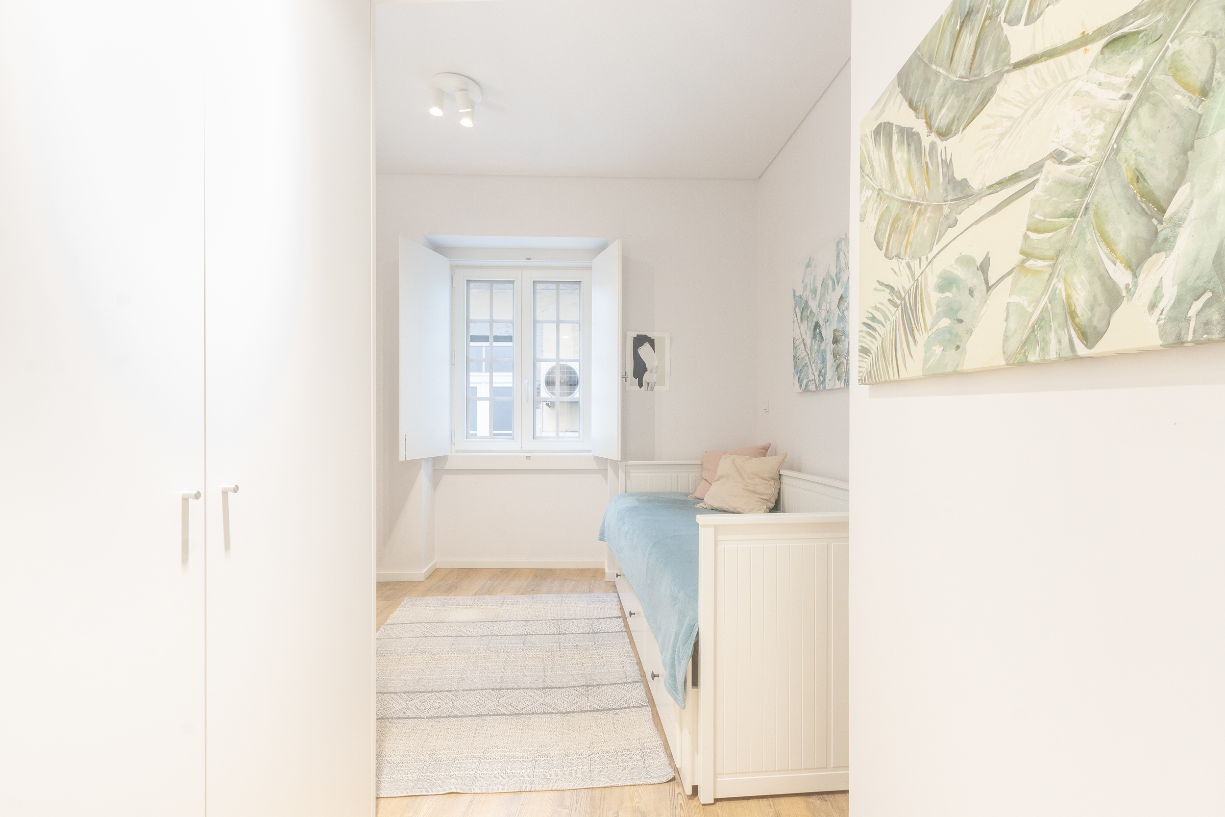 Central Location 2-Bedroom Apartment
