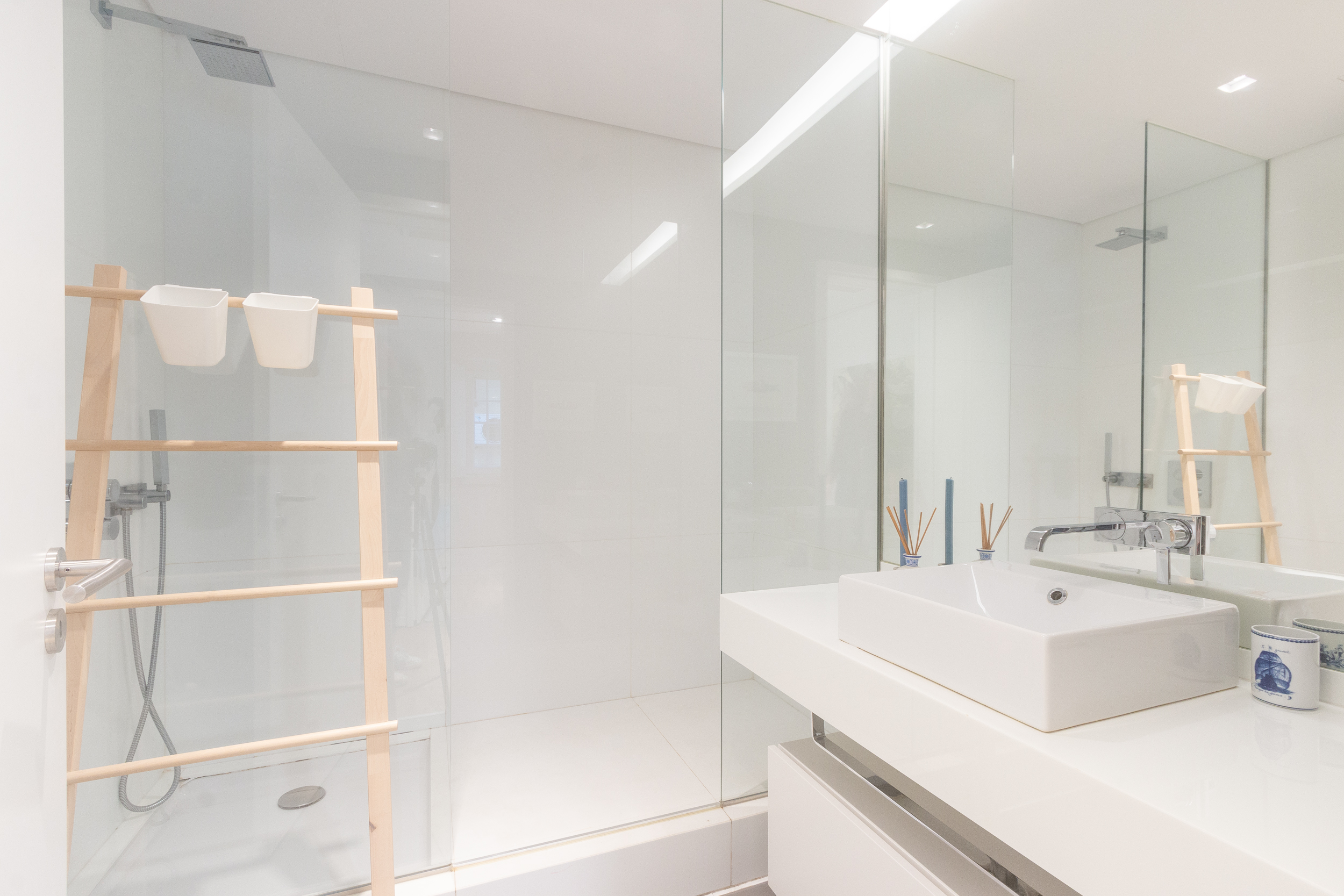 Central Location 2-Bedroom Apartment
