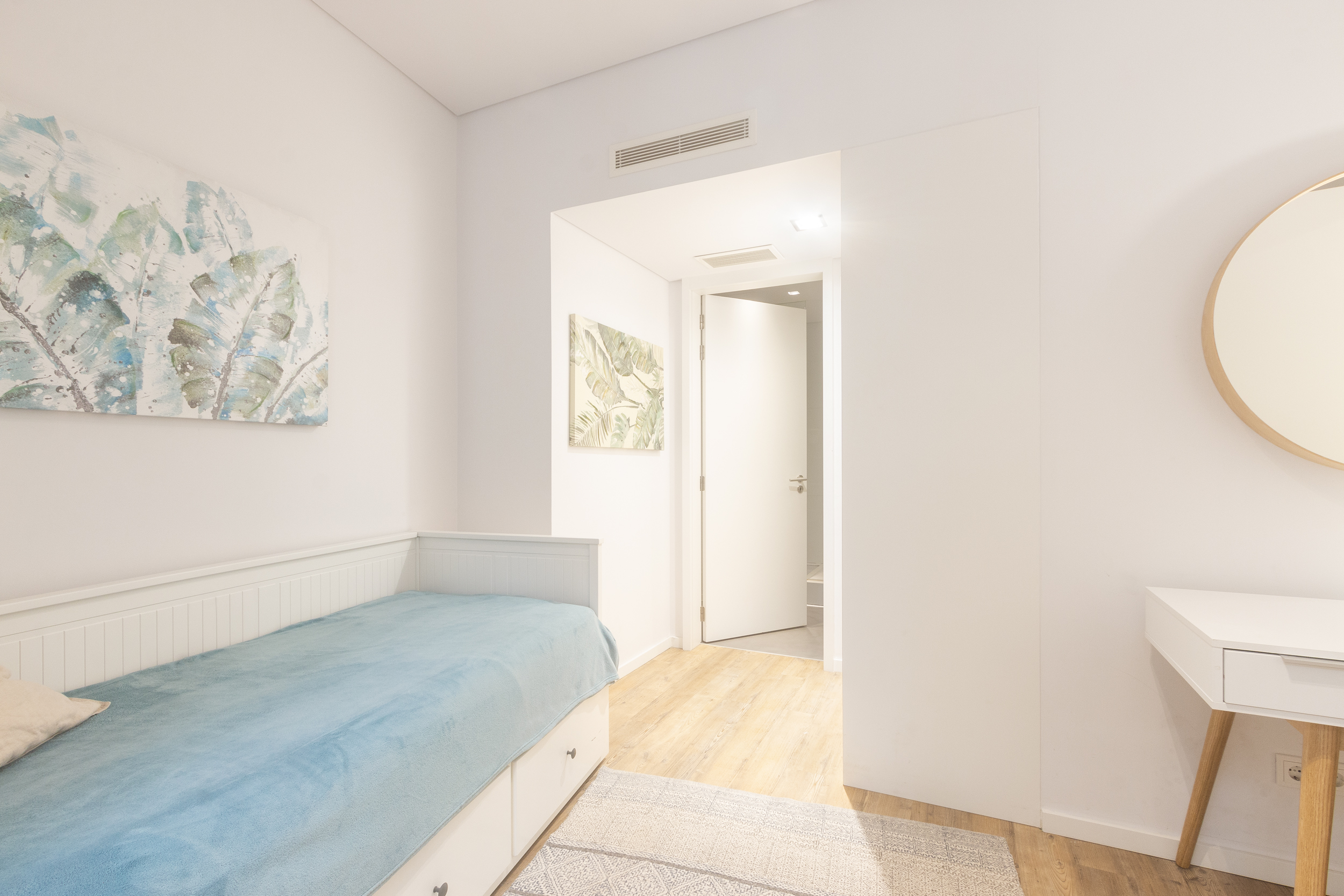 Central Location 2-Bedroom Apartment