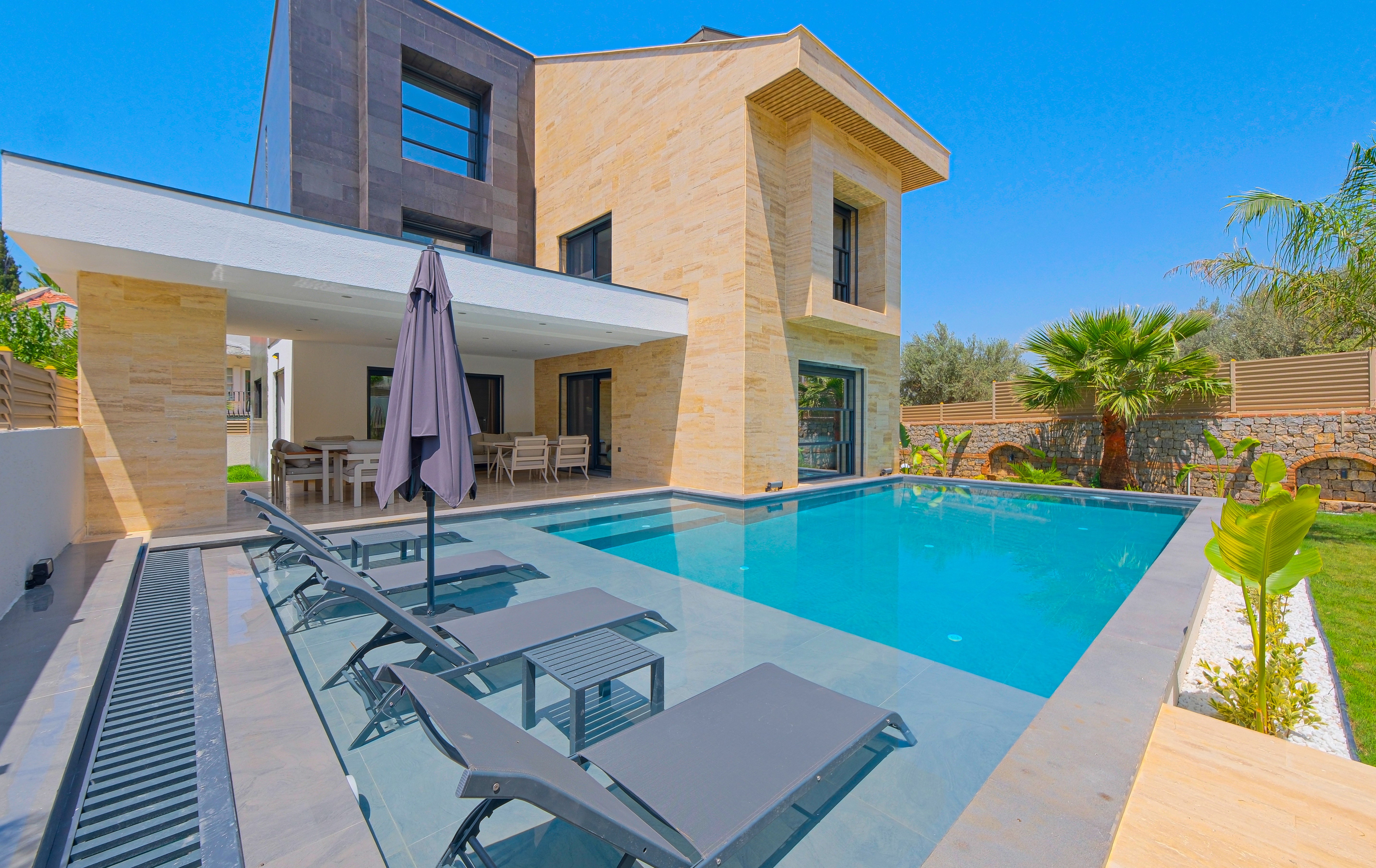 Stylish Modern Villa in Oludeniz