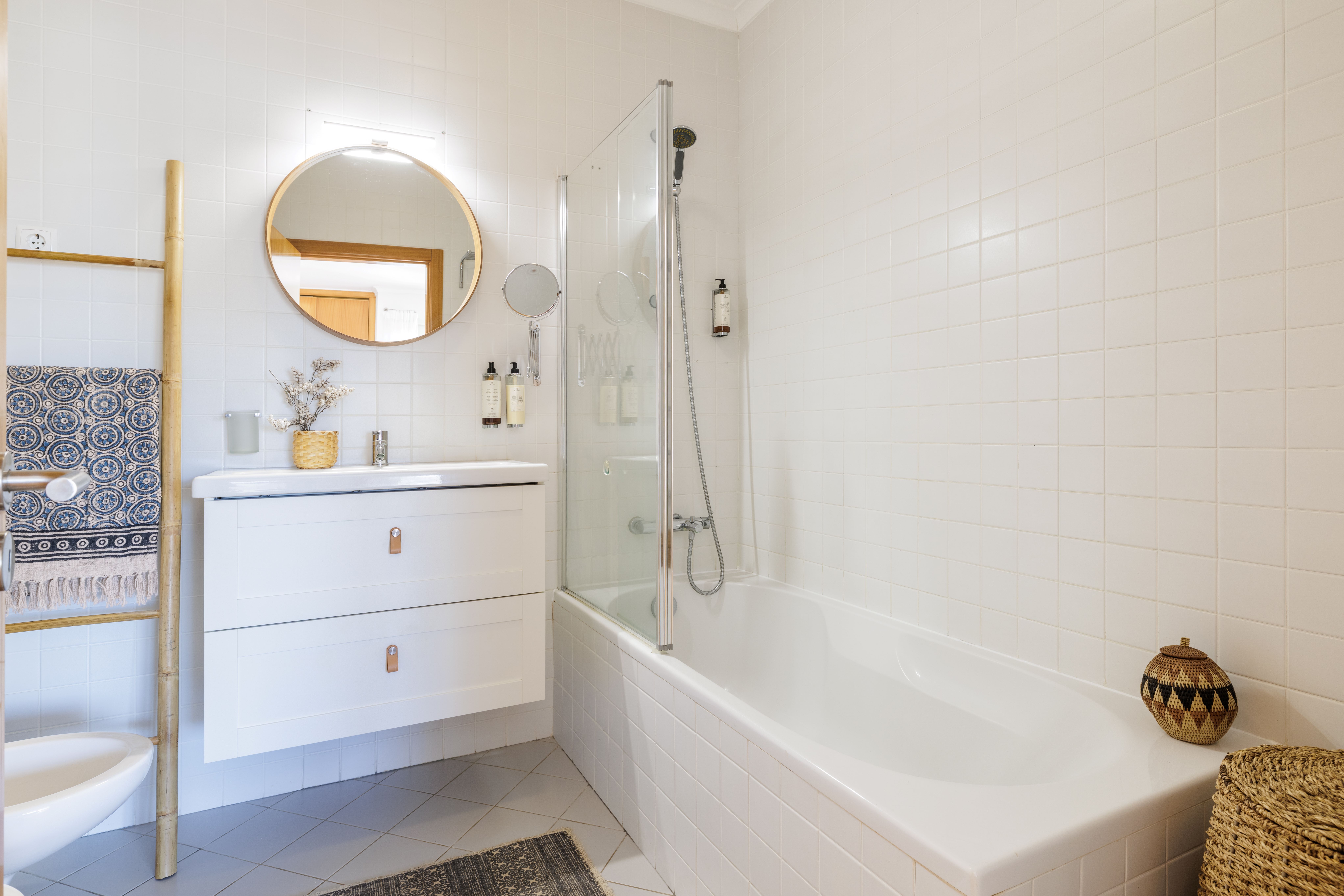 3-Bedroom Apartment with Terrace 