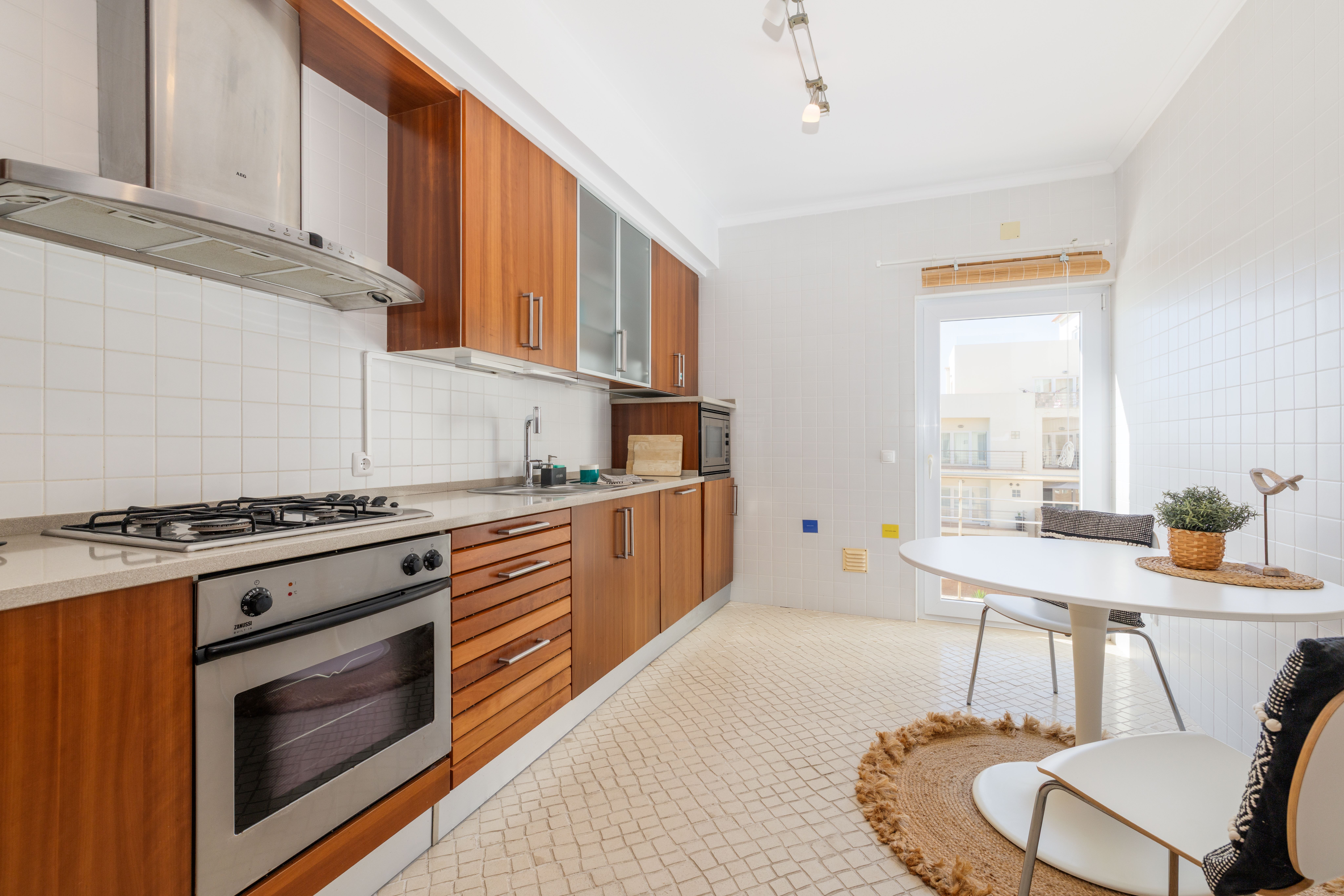 3-Bedroom Apartment with Terrace 