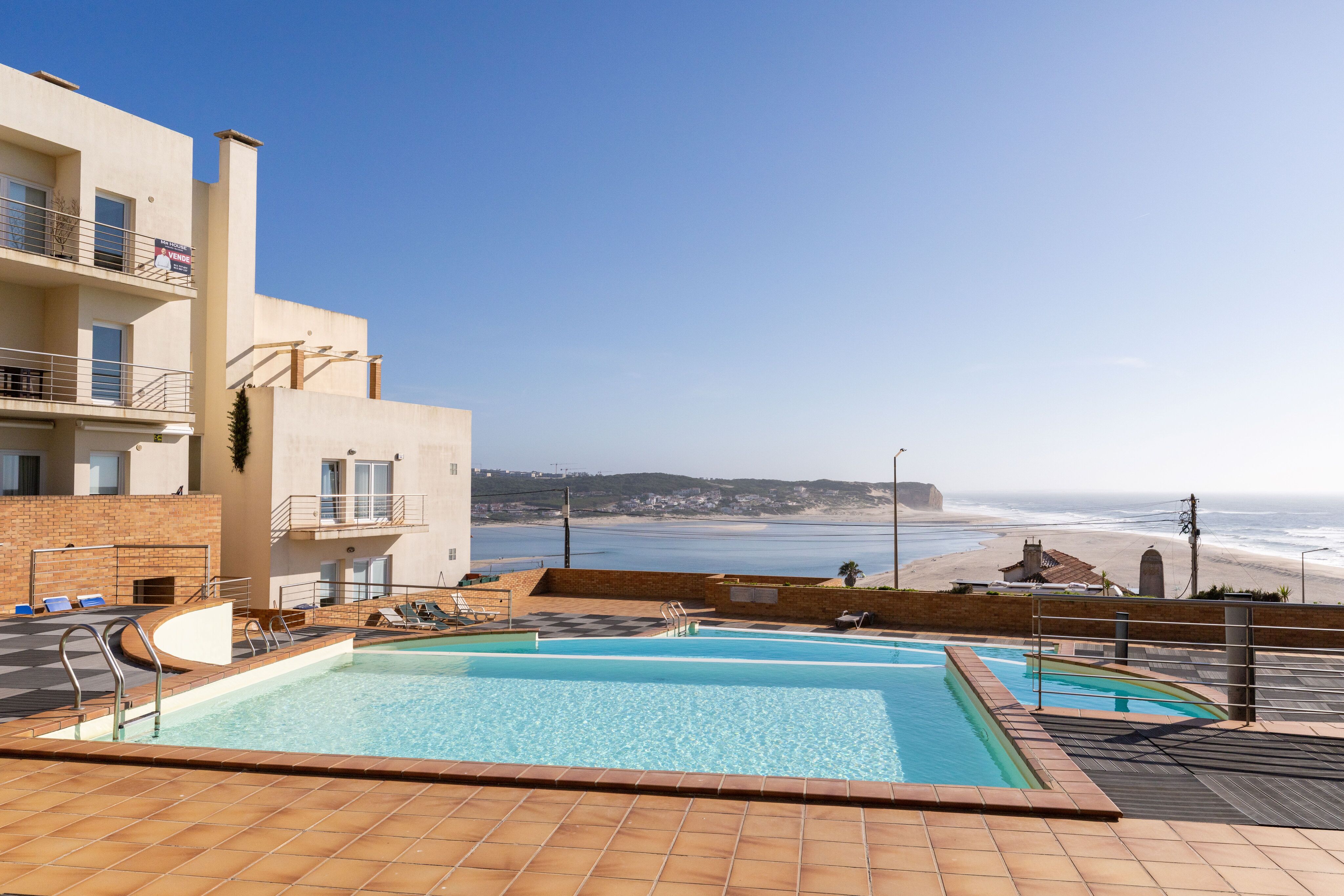 3-Bedroom Apartment with Terrace 
