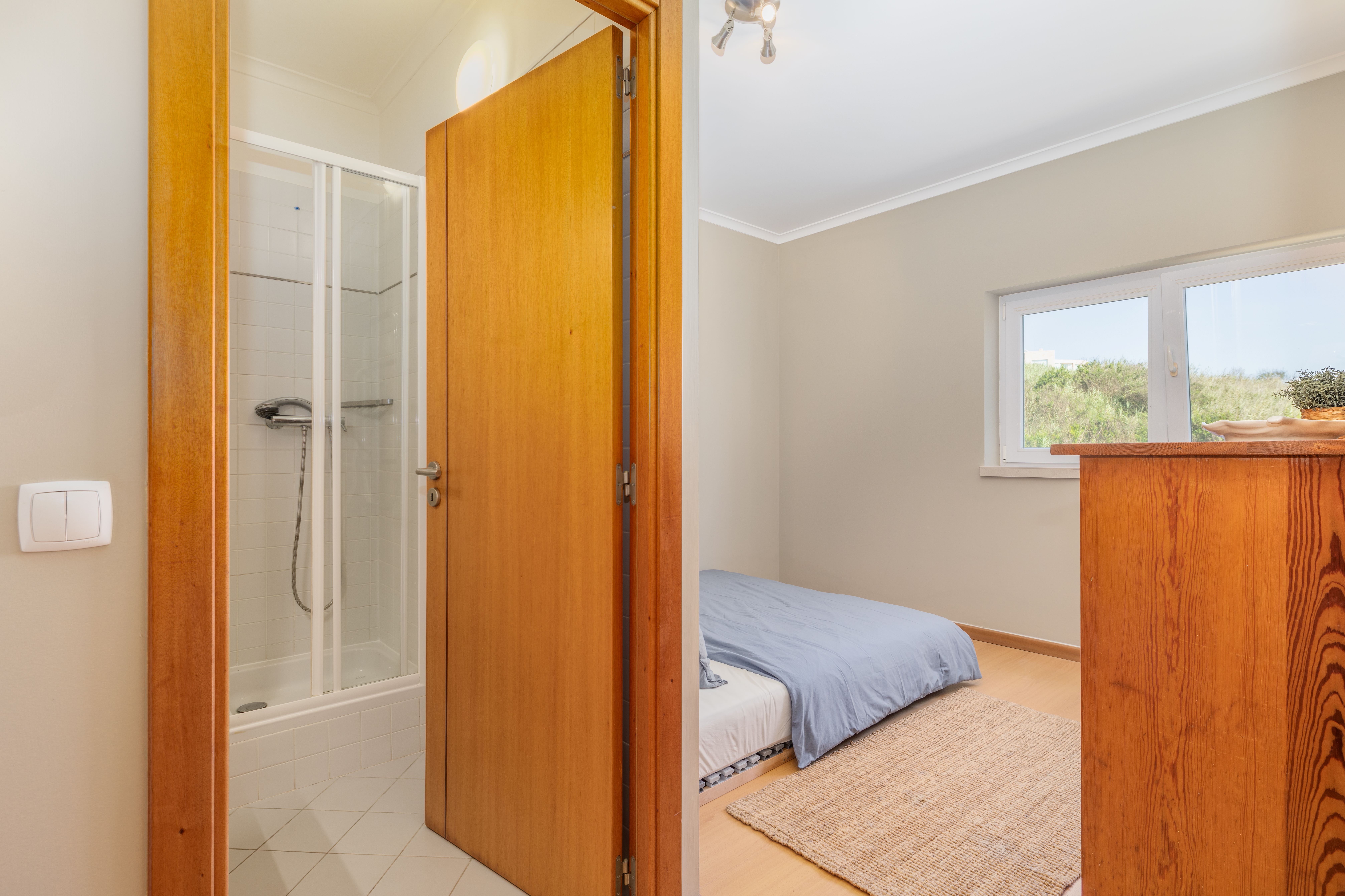 3-Bedroom Apartment with Terrace 