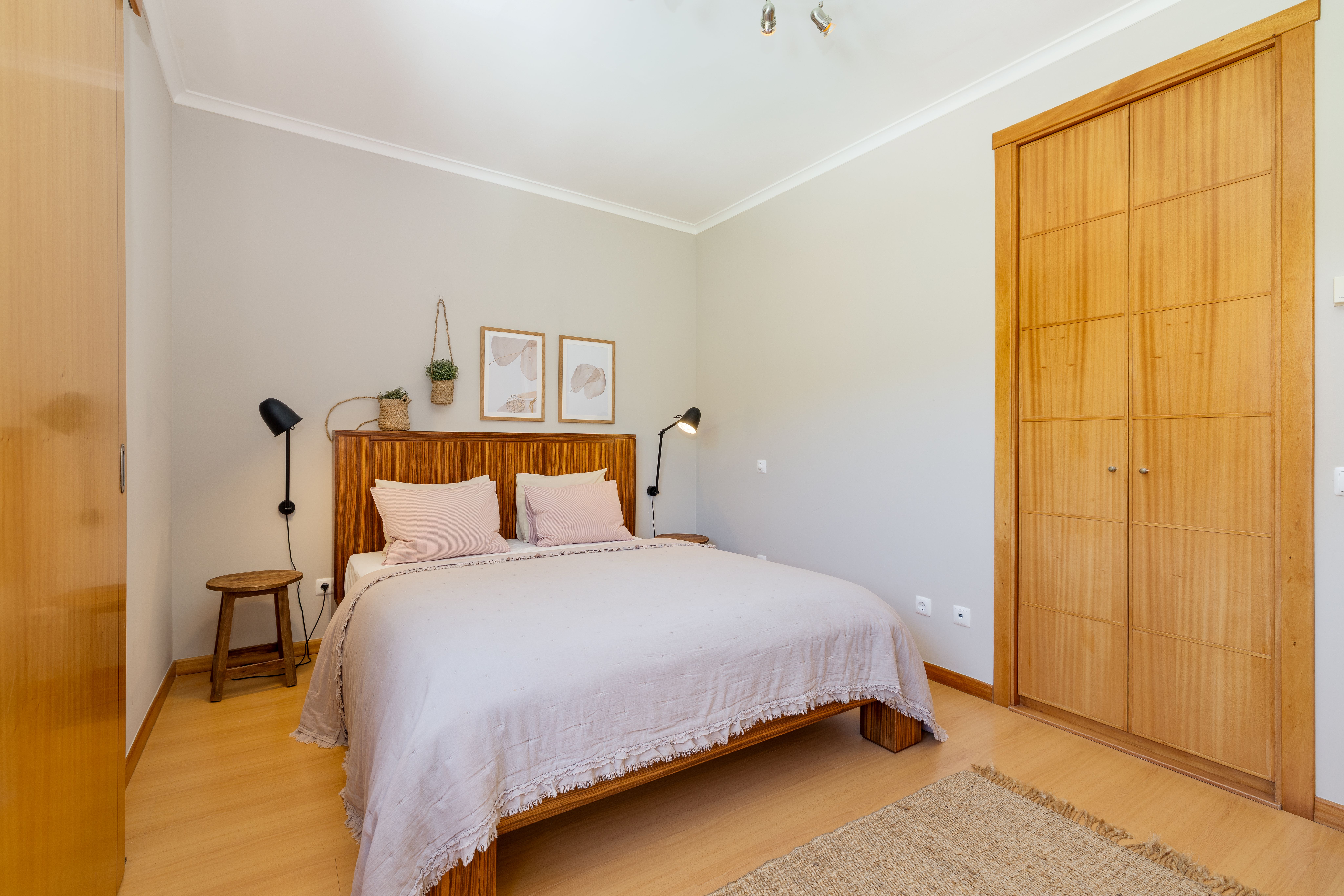 3-Bedroom Apartment with Terrace 
