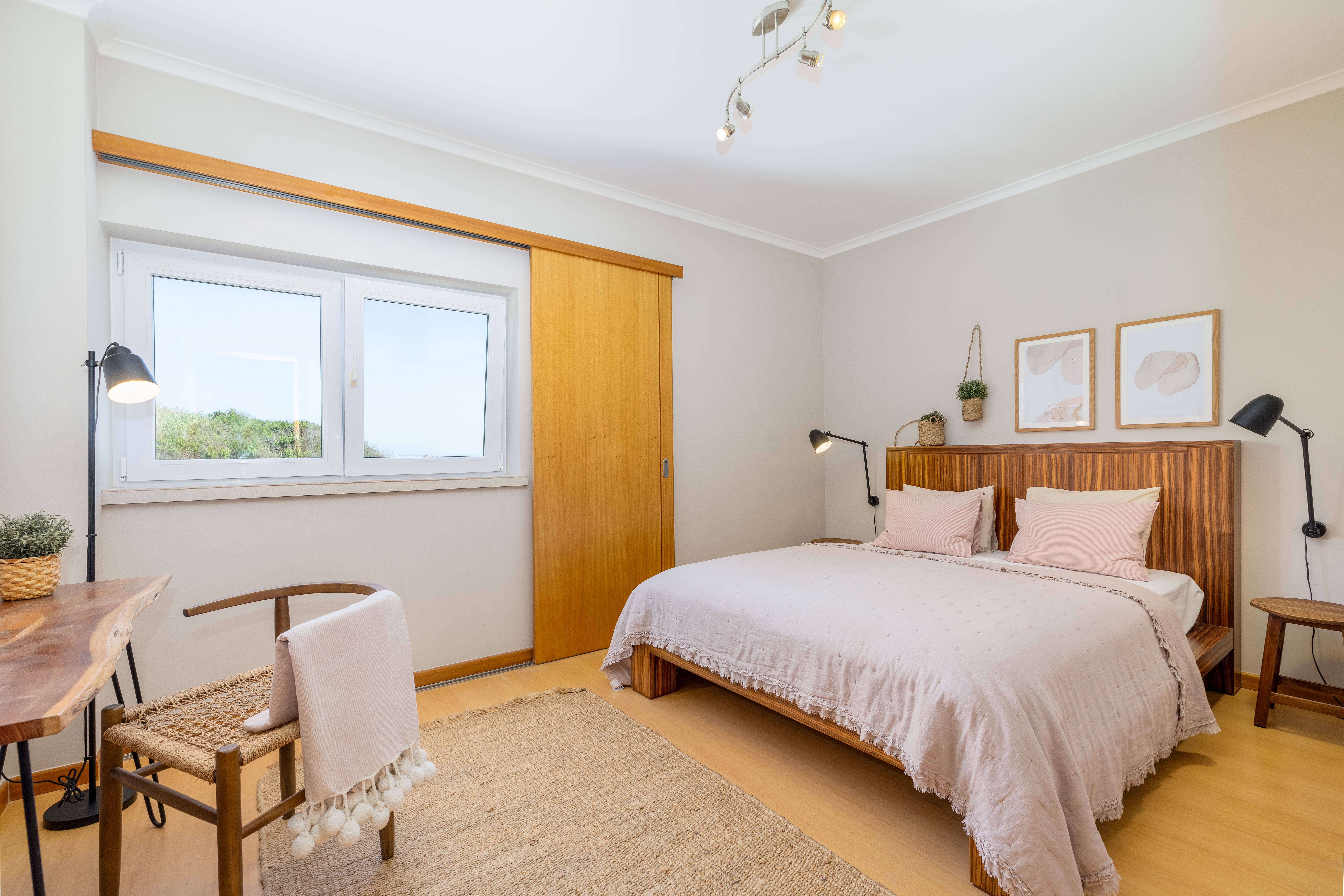 3-Bedroom Apartment with Terrace 