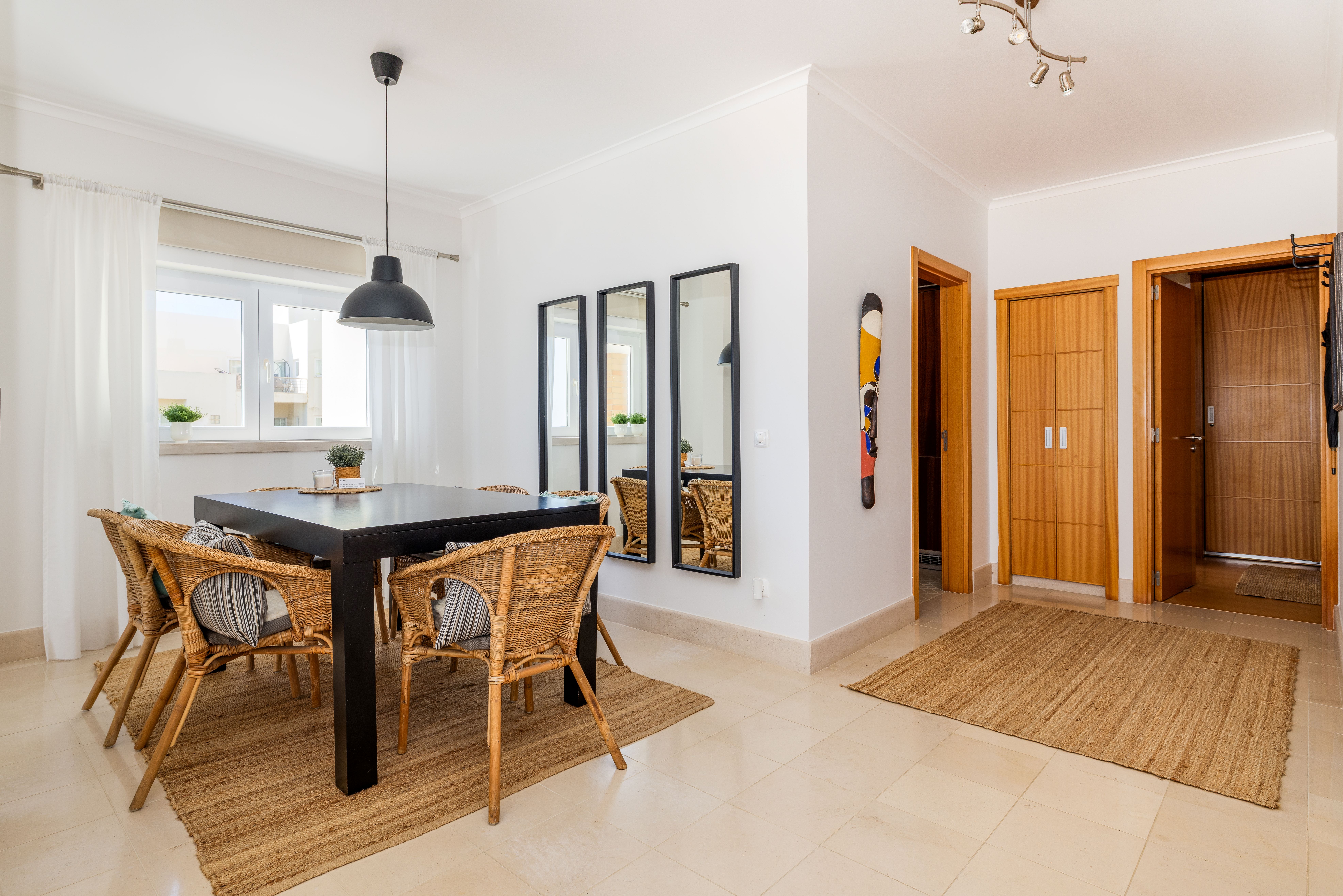 3-Bedroom Apartment with Terrace 