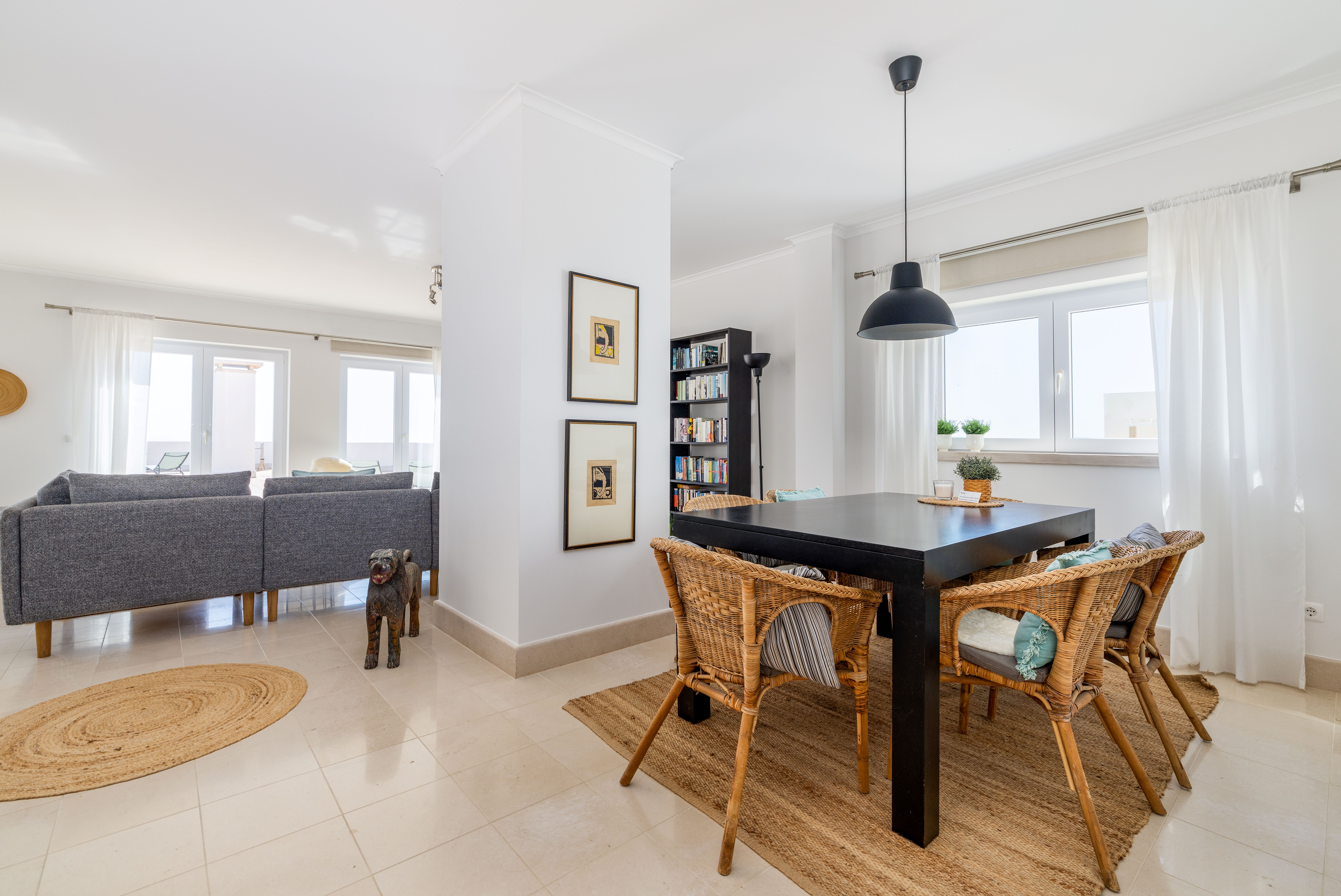 3-Bedroom Apartment with Terrace 