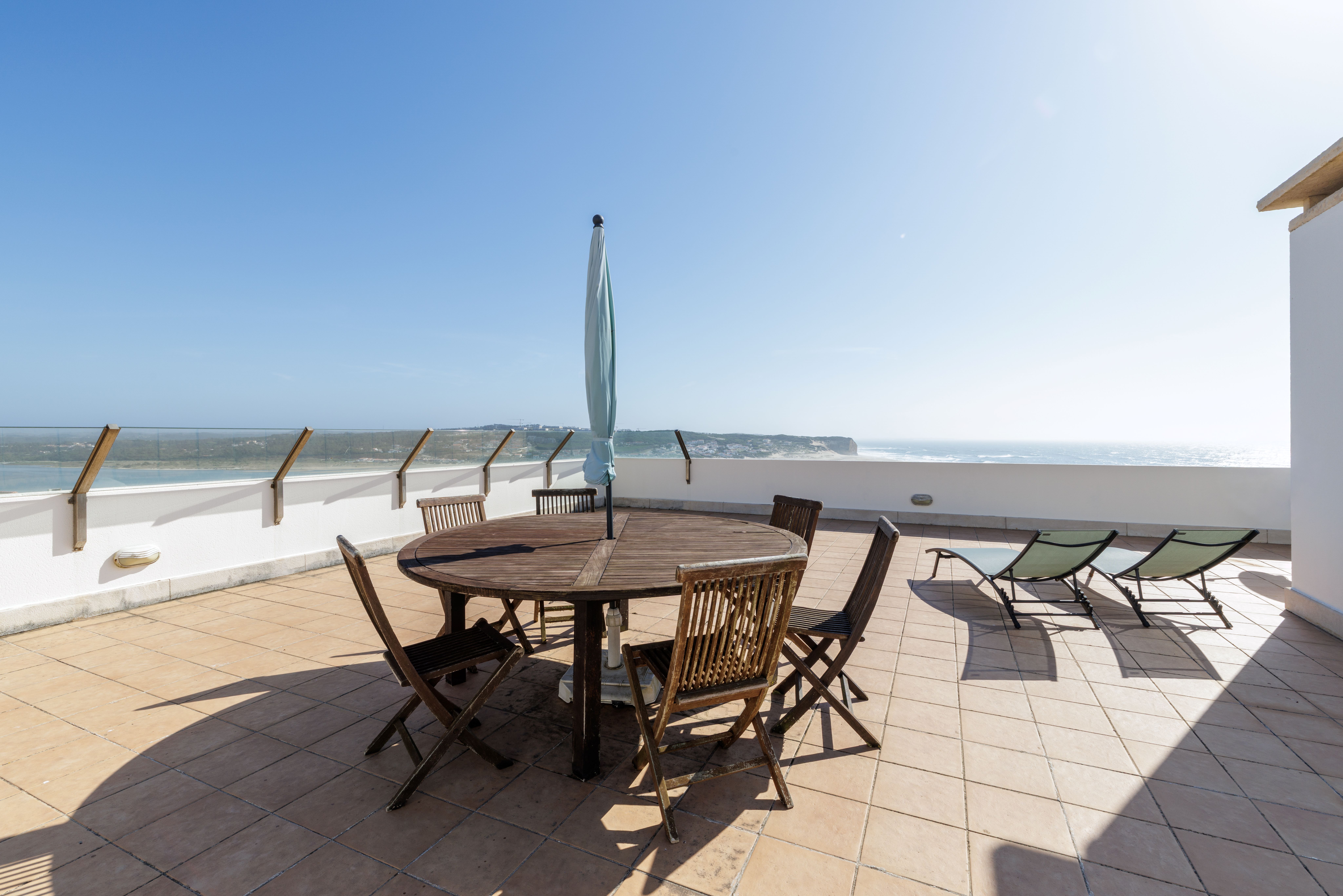 3-Bedroom Apartment with Terrace 